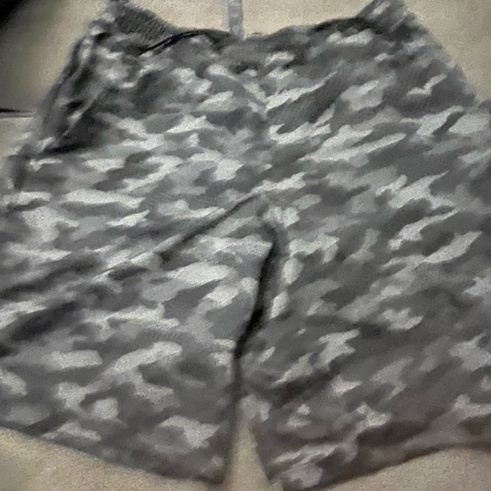 New mens shorts, never worn